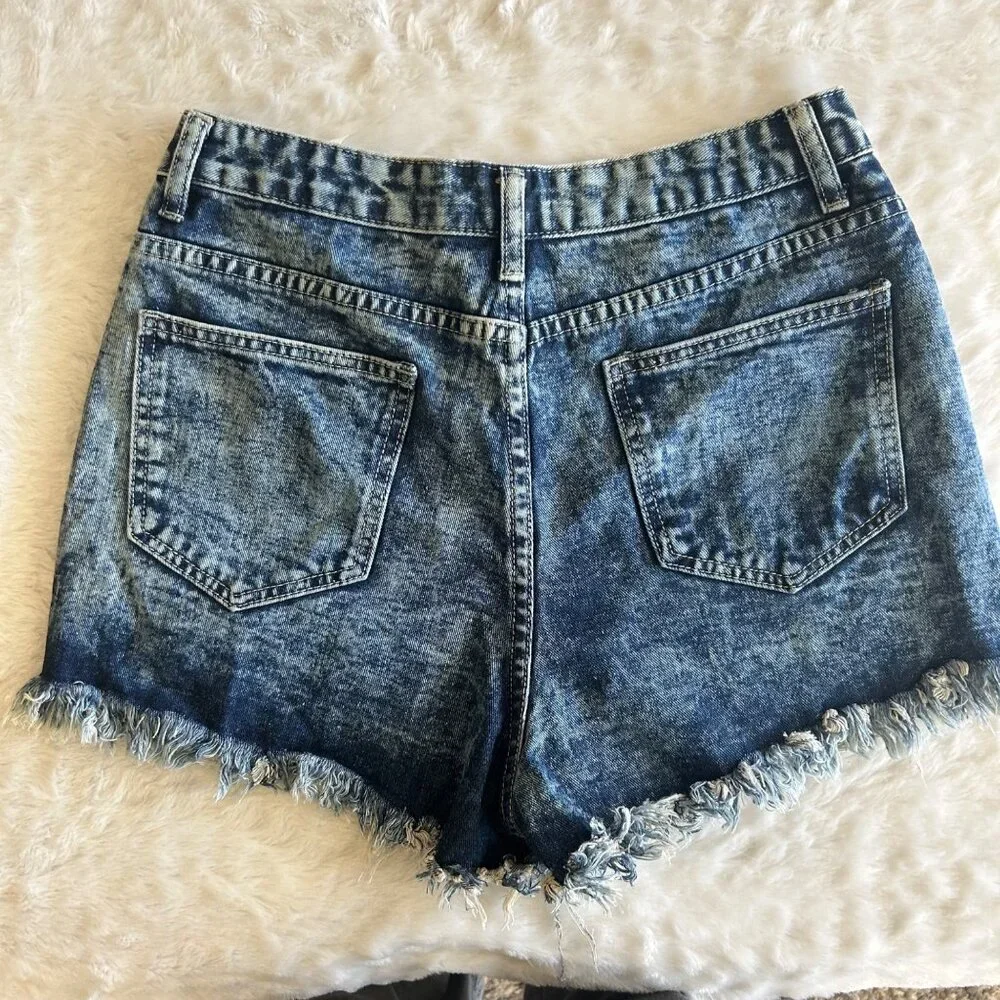 EUC Distressed Denim High-Waisted Cutoff Jean Shorts‎ Size Small